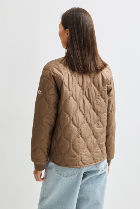 стеганая куртка по цене 7960 руб вид справа