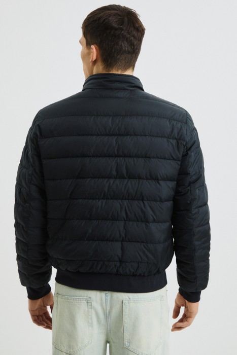 стеганая куртка по цене 5460 руб вид справа