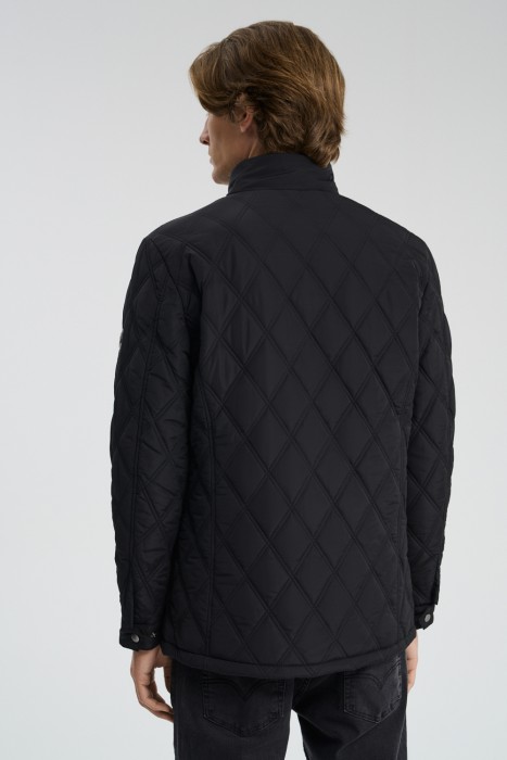 стеганая куртка по цене 4790 руб вид справа