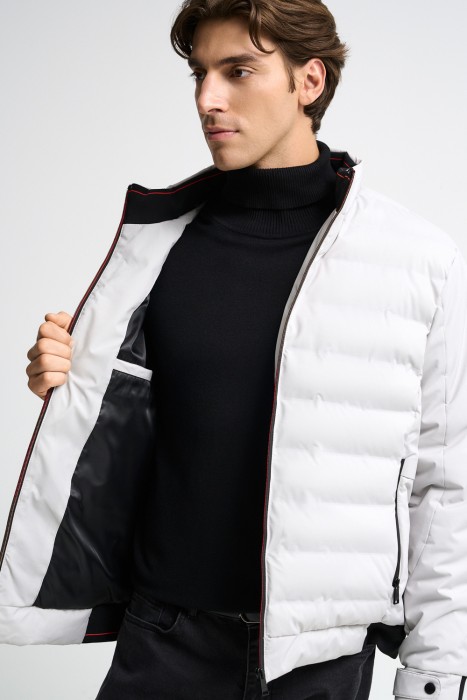 стеганая куртка по цене 3590 руб вид справа