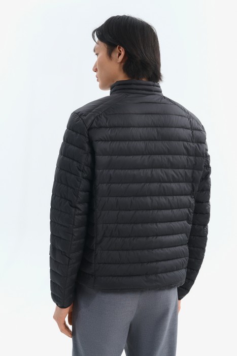 стеганая куртка по цене 4400 руб вид справа