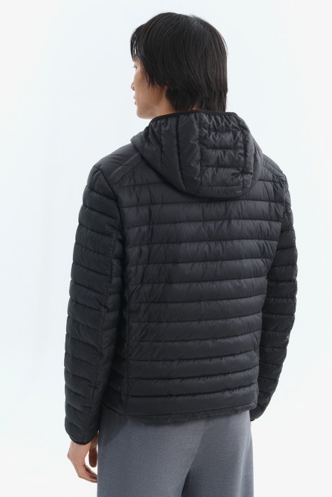 стеганая куртка по цене 4790 руб вид справа