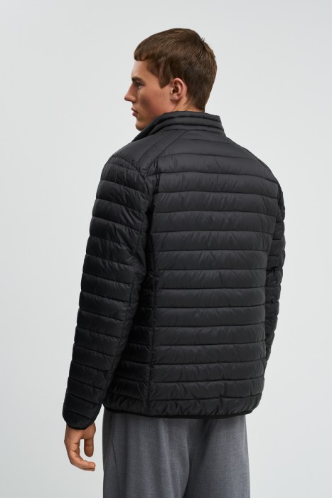 стеганая куртка по цене 4400 руб вид справа