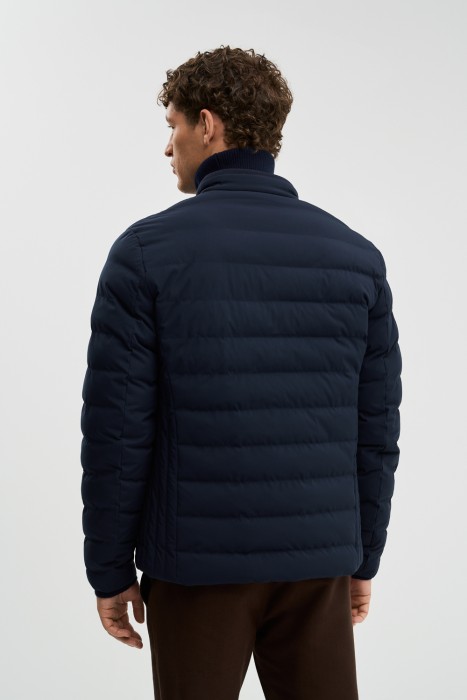 стеганая куртка по цене 5650 руб вид справа