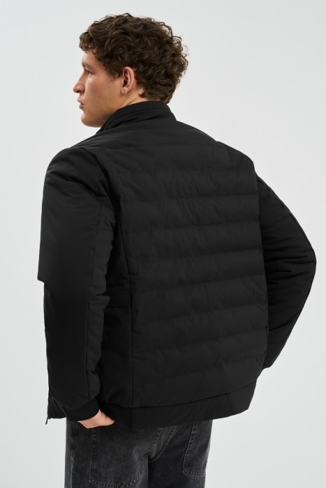 стеганая куртка по цене 5650 руб вид справа