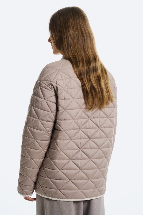 стеганая куртка по цене 7480 руб вид справа