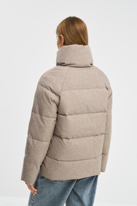 стеганая куртка по цене 4800 руб вид справа