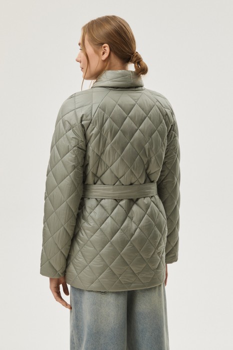 стеганая куртка по цене 4690 руб вид справа