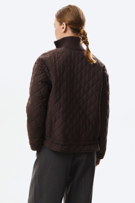 стеганая куртка по цене 4210 руб вид справа