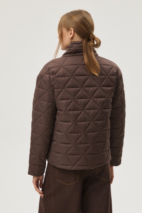 стеганая куртка по цене 6130 руб вид справа