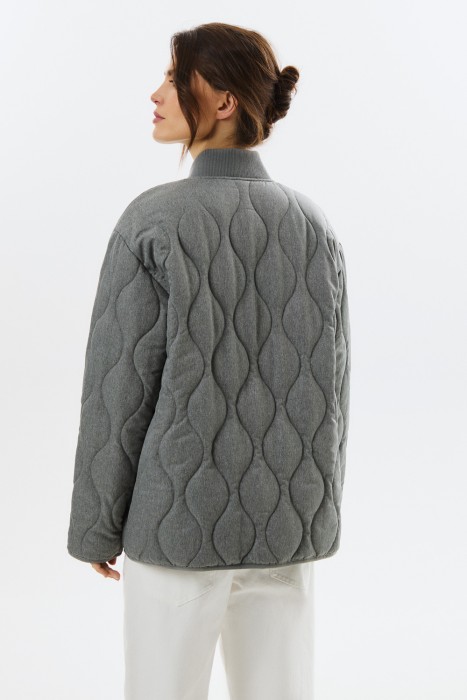 стеганая куртка по цене 5170 руб вид справа