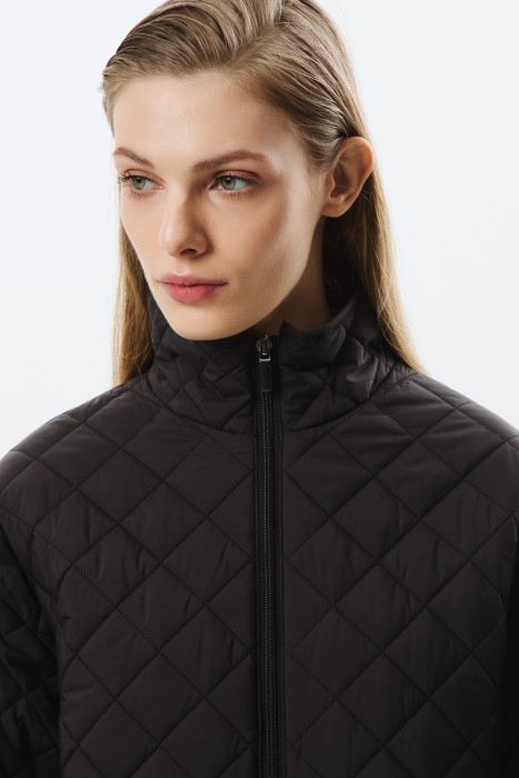 стеганая куртка по цене 4210 руб вид справа