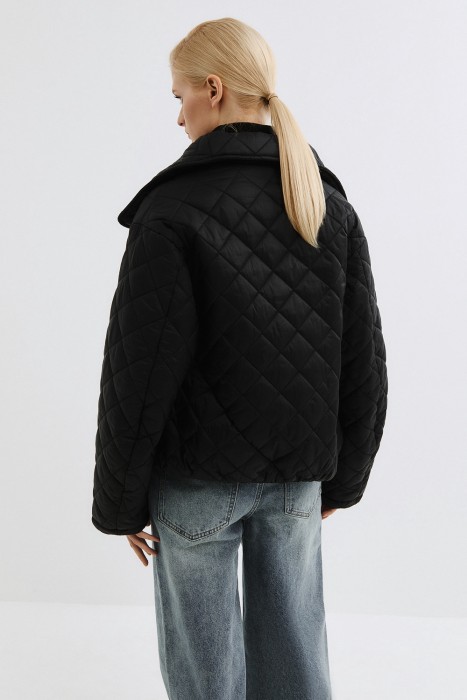 стеганая куртка по цене 4690 руб вид справа