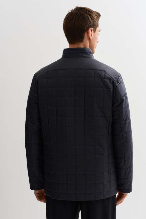 стеганая куртка по цене 8920 руб вид справа