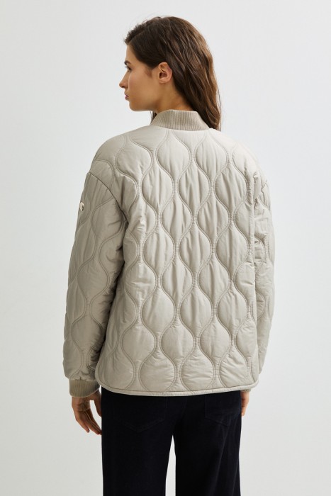 стеганая куртка по цене 7960 руб вид справа