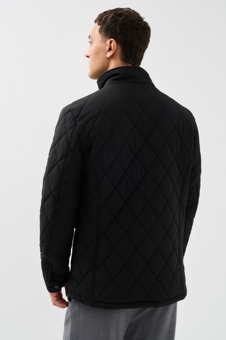 стеганая куртка по цене 4690 руб вид справа