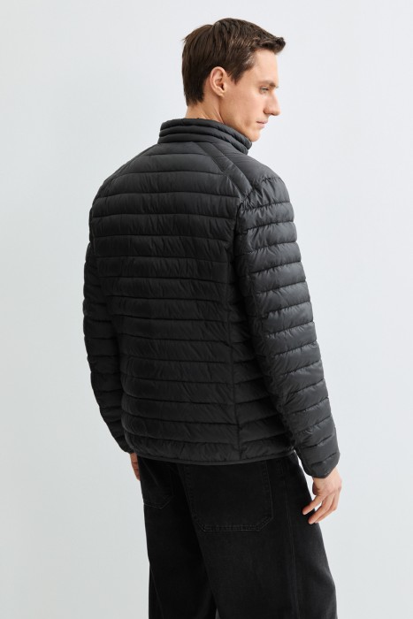 стеганая куртка по цене 4400 руб вид справа