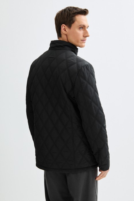 стеганая куртка по цене 4210 руб вид справа