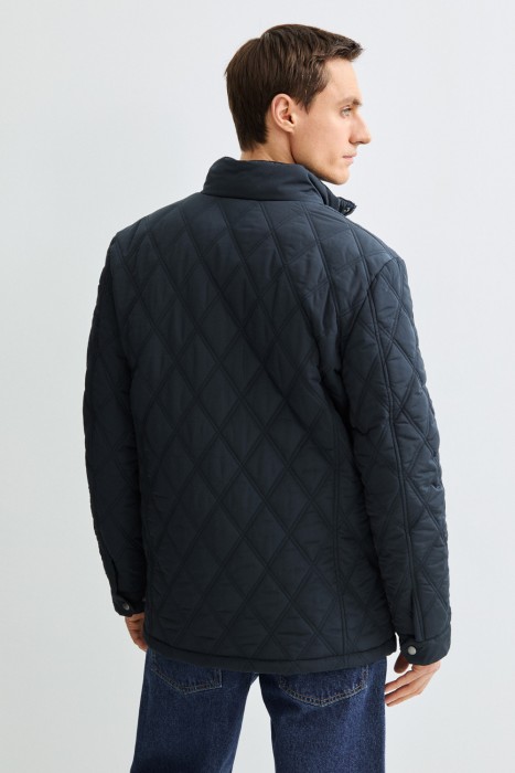 стеганая куртка по цене 4500 руб вид справа