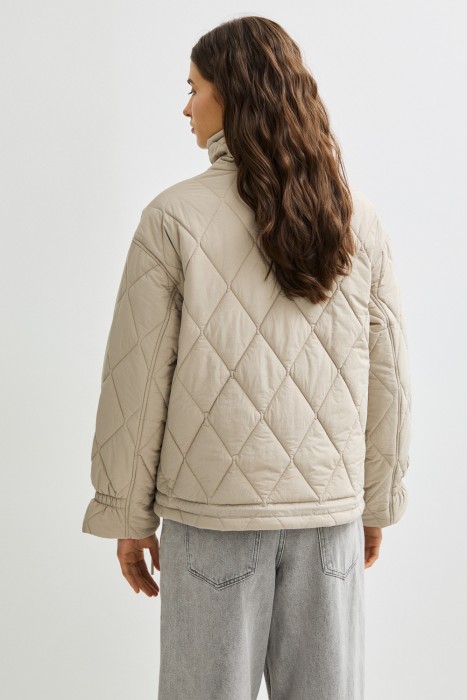 стеганая куртка по цене 6520 руб вид справа