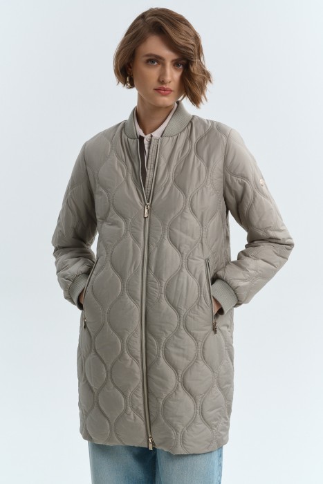 стеганая куртка от бренда снежная королева вид слева