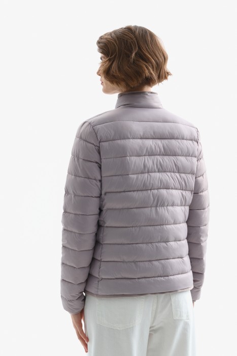 стеганая куртка по цене 2100 руб вид справа