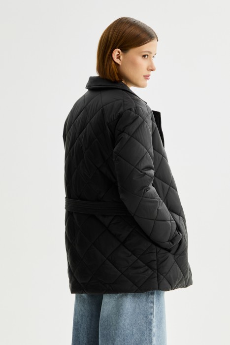 стеганая куртка по цене 3990 руб вид справа