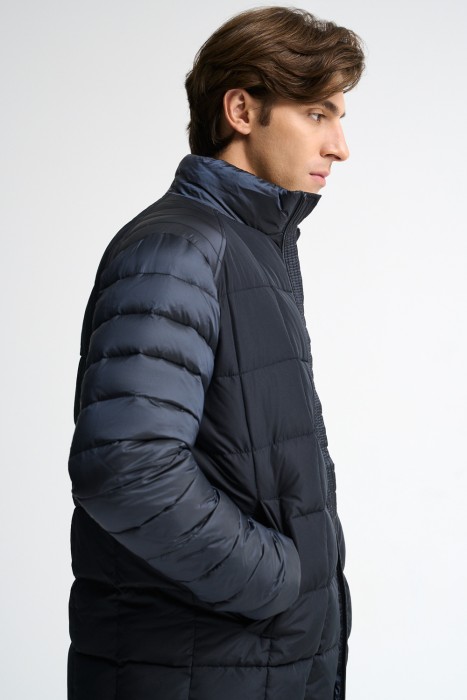 стеганая зимняя куртка от бренда снежная королева вид слева