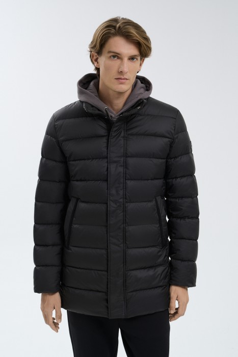 стеганая зимняя куртка от бренда снежная королева вид слева