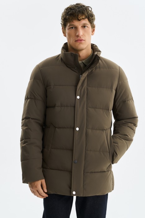 стеганая зимняя куртка от бренда снежная королева вид слева