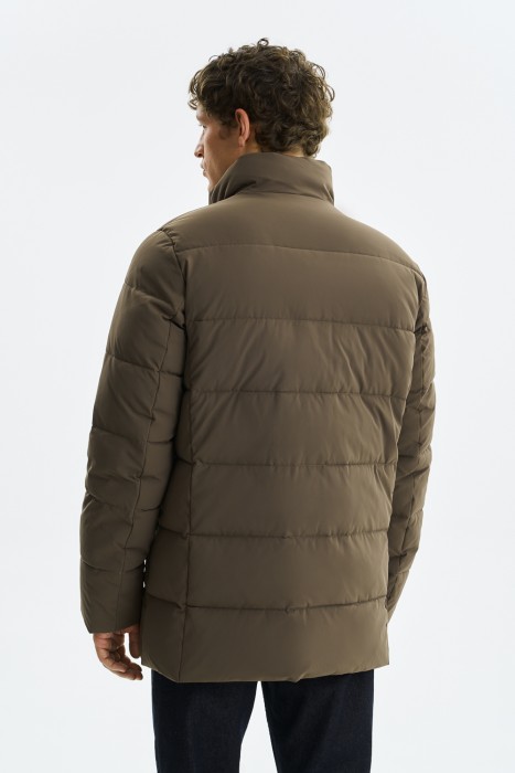 стеганая зимняя куртка по цене 8070 руб вид справа