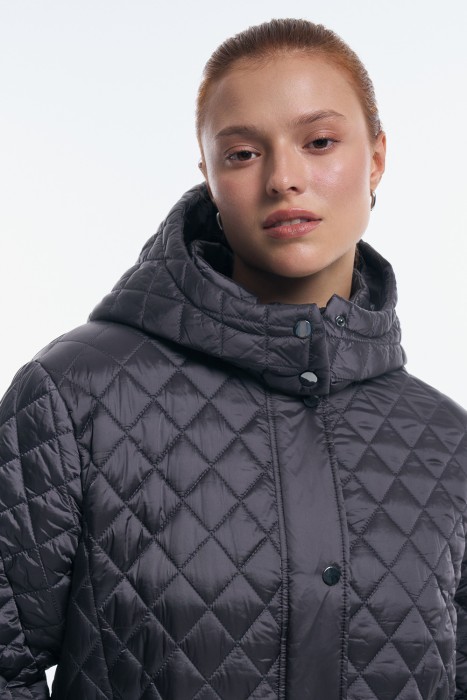 стеганое пальто с капюшоном из россии вид сбоку