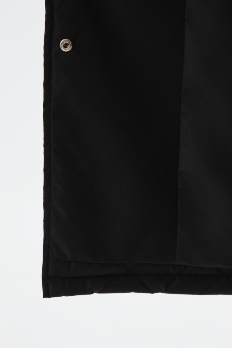 стеганое пальто с капюшоном из россии вид сбоку