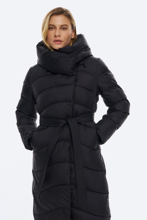 стеганое пальто с капюшоном от бренда снежная королева вид слева