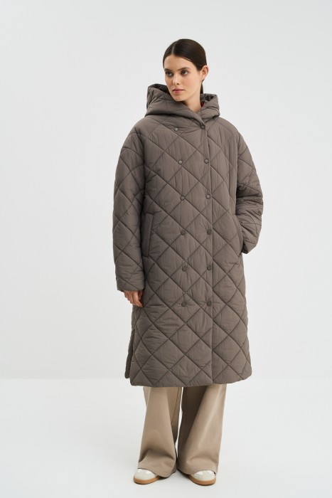 стеганое пальто с капюшоном от бренда снежная королева вид слева