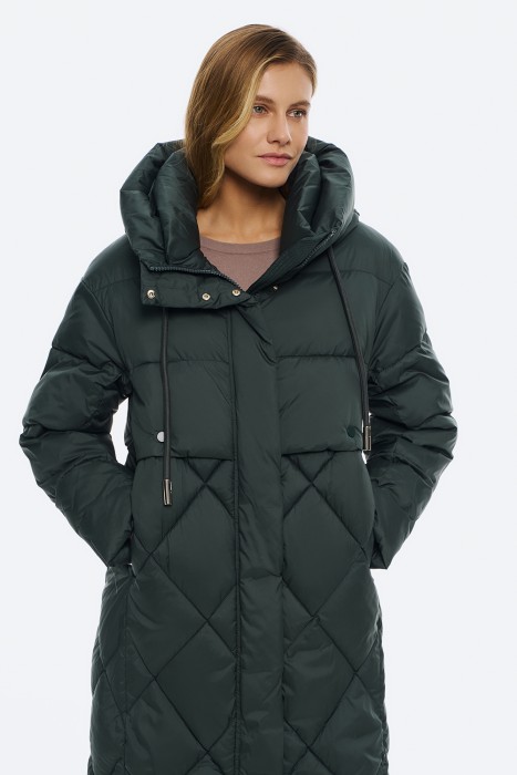 стеганое пальто с капюшоном от бренда снежная королева вид слева