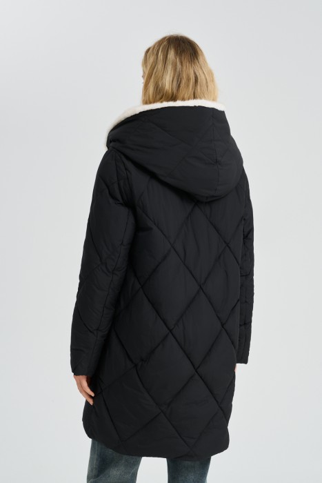 стеганое пальто с меховой отделкой по цене 11160 руб вид справа