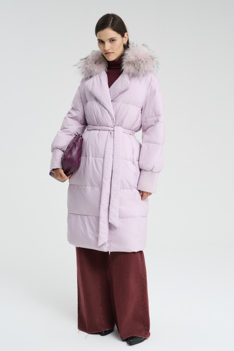 стеганое пальто с отделкой мехом енота 739832003 фотография