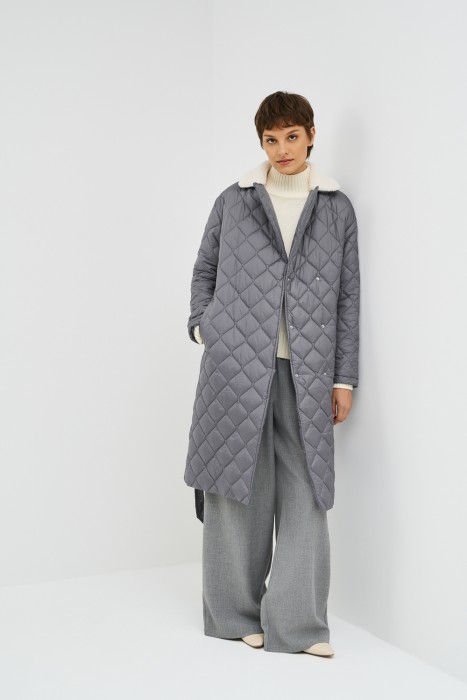 стеганое пальто с поясом от бренда снежная королева вид слева