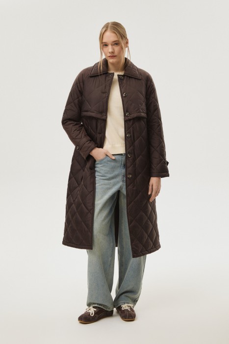 стеганое пальто с поясом от бренда снежная королева вид слева