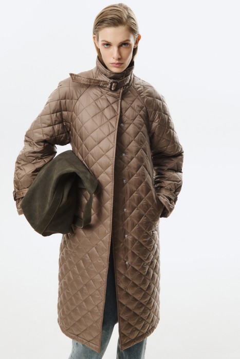стеганое пальто с поясом 808119003 фотография