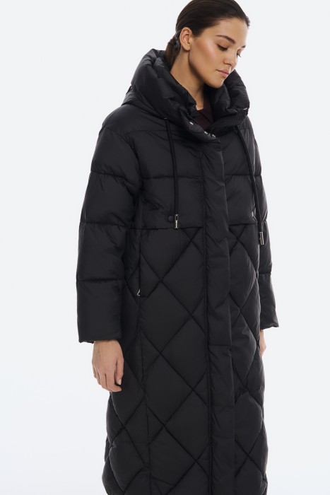 стеганое пальто по цене 5490 руб вид справа