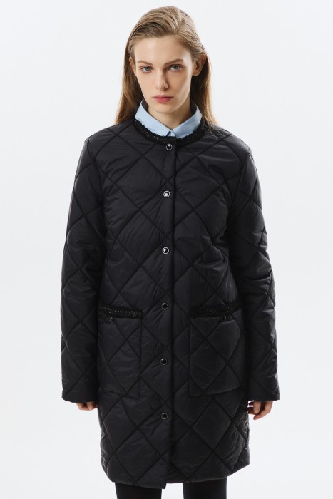 стеганое пальто от бренда снежная королева вид слева