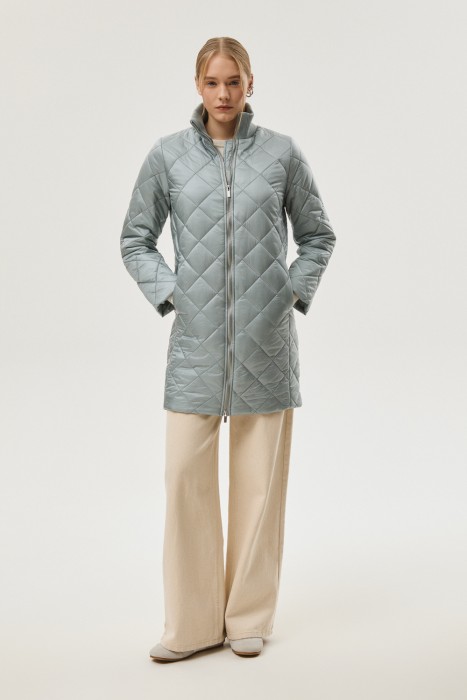 стеганое пальто от бренда снежная королева вид слева