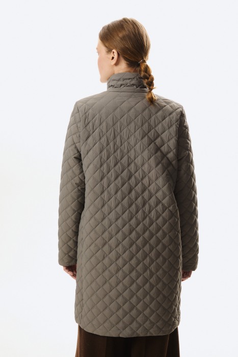 стеганое пальто по цене 4020 руб вид справа