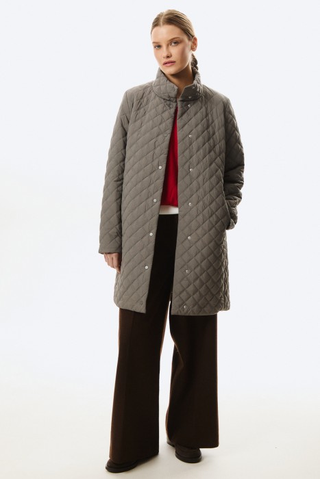 стеганое пальто из россии вид сбоку
