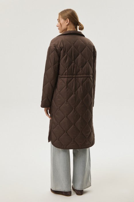 стеганое пальто по цене 5270 руб вид справа