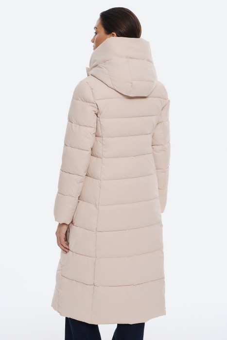 стеганое пальто из россии вид сбоку
