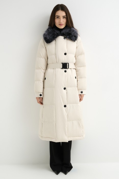 стеганое пальто от бренда снежная королева вид слева