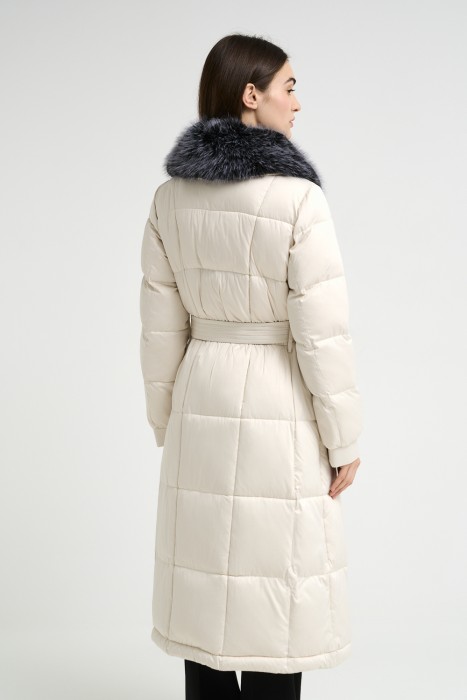 стеганое пальто по цене 5650 руб вид справа